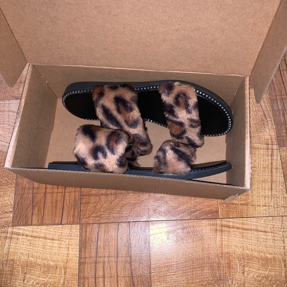 Cheetah Print Rhinestone Fur Slides/Sandals - Picture 3 of 7